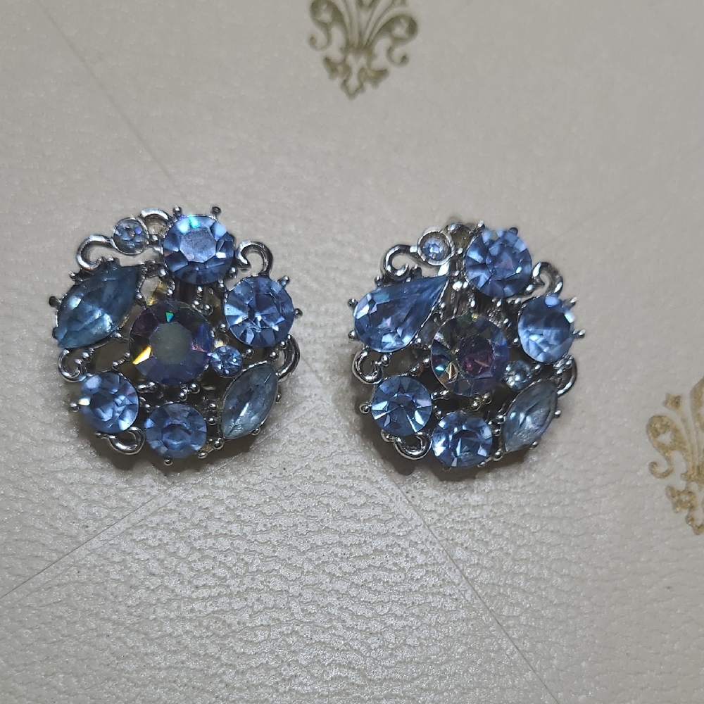 Vintage Lisner Blue Crystal Cluster Clip-on Earrings